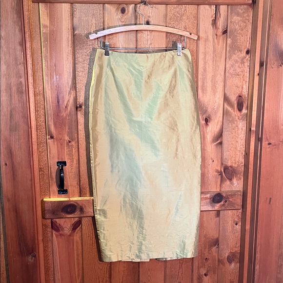 Connie Roberson size 6 silk skirt soft lime - Picture 1 of 4